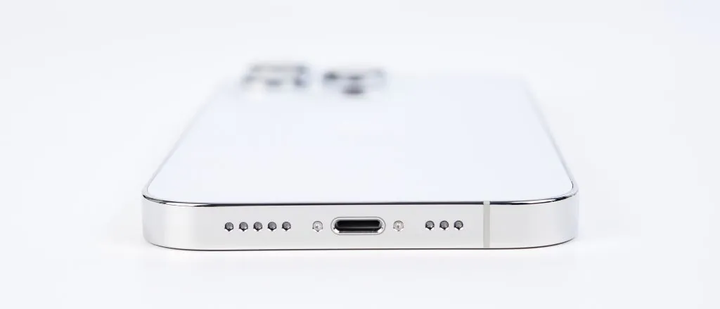 iPhone14Pro ライトニング