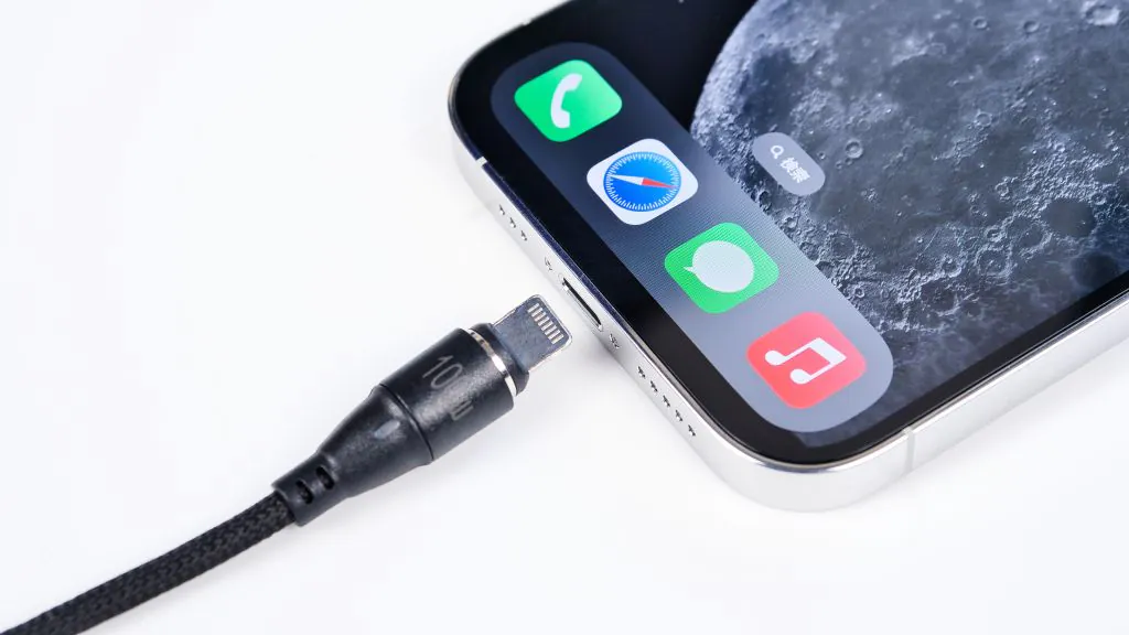 iPhone14Pro ライトニング端子