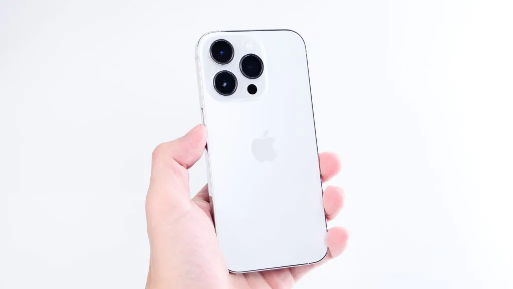 iPhone14Pro サイズ感背面